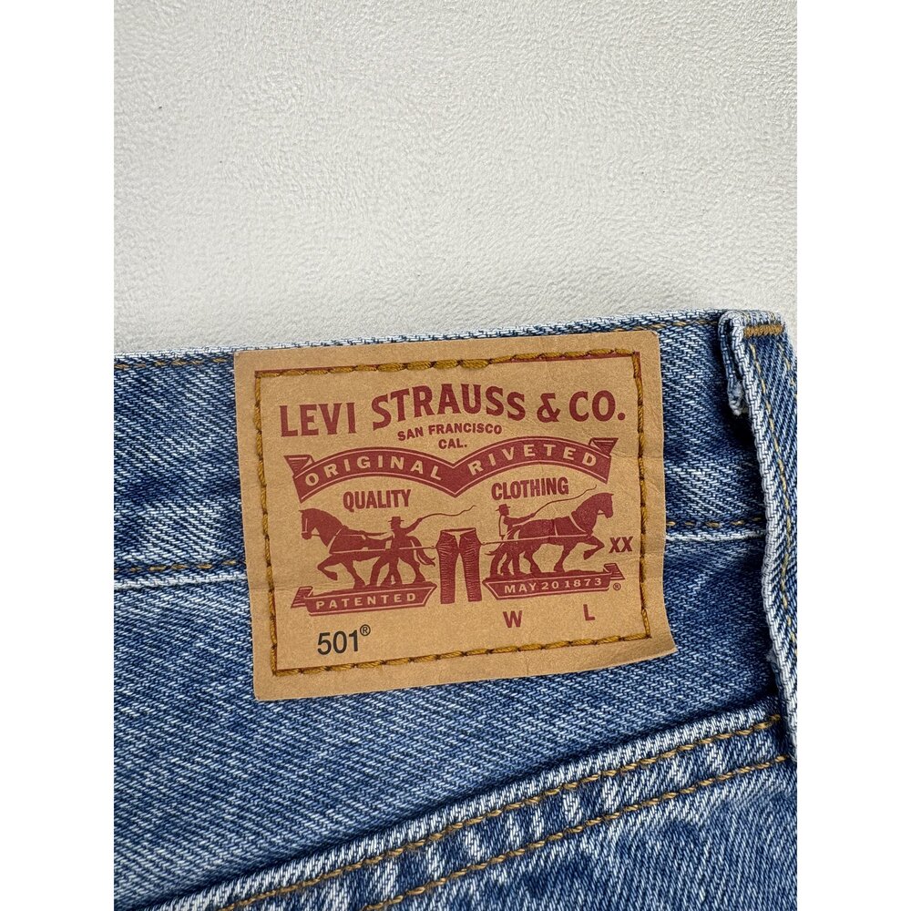 Levi's Women's Distressed Denim Cutoff Shorts Size 28 - Picture 5 of 11